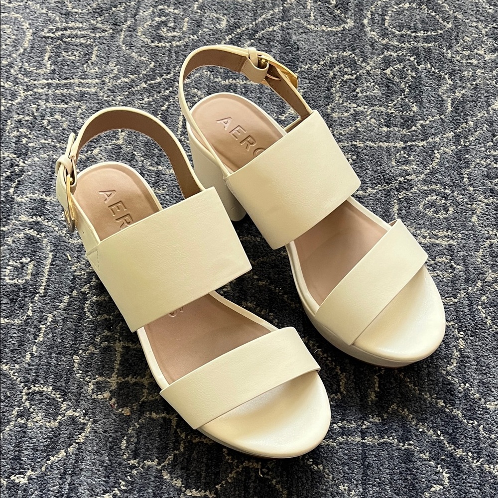 AEROSOLES Women's Tan Platform Sandals